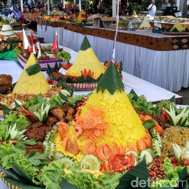 Sebut Tumpeng Ajaran Hindu, Ceramah Ustaz Abdul Aziz Bikin Geger