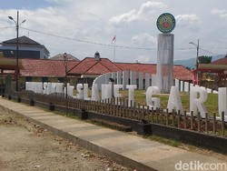 Demam dan Sesak Napas, Seorang Pria Diisolasi di RSUD Slamet Garut