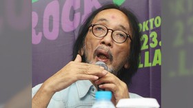 Yockie Suryo Prayogo, Sang Musisi 'Penjilat Matahari'
