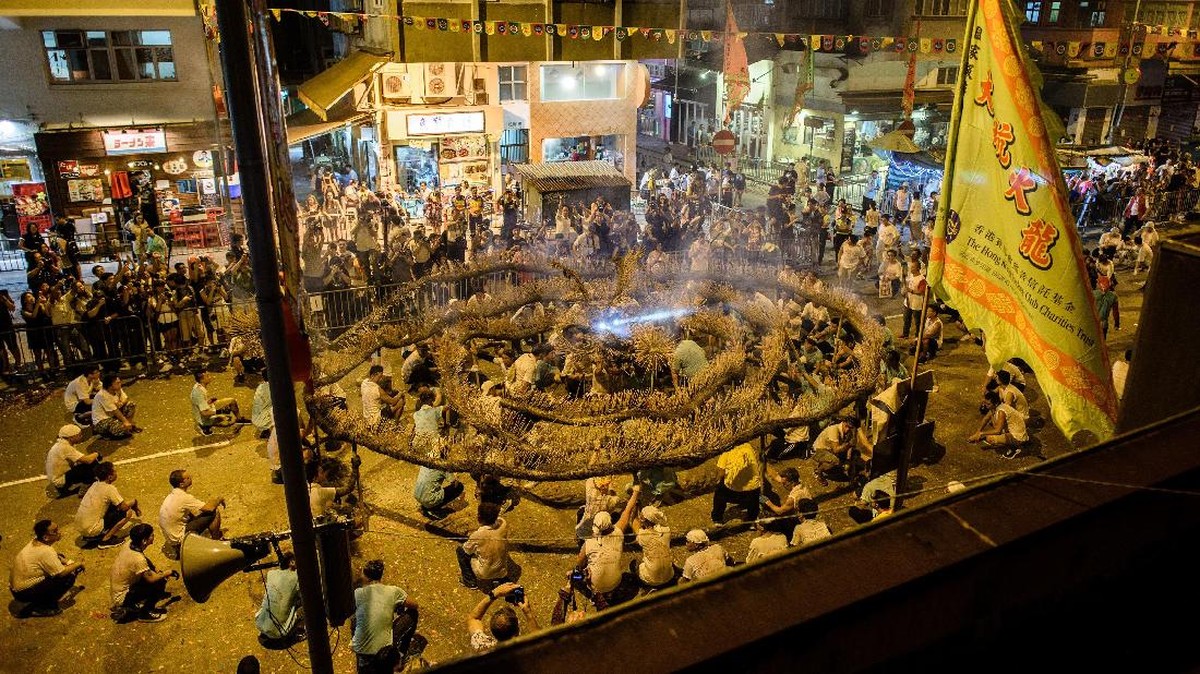 FOTO: Saat 'Naga' Mengelilingi Sudut Hong Kong