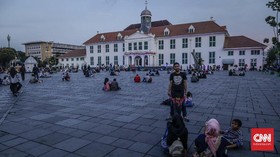 Pendapatan Menurun, Pedagang Kota Tua Curhat ke Sandiaga Uno