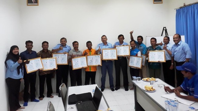 PT Sampoerna Agro Tbk tidak hanya melakukan sertifikasi RSPO pada kebun inti dan pabriknya, tetapi juga pada delapan KUD Plasma binaan perusahaan.
