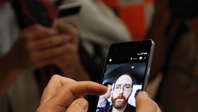 Pixel 2, Genderang Perang Google Untuk Apple