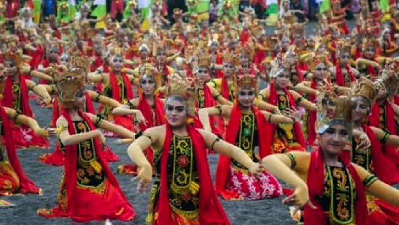 Kota pesisir pantai Jawa Timur, Banyuwangi bersiap menghelat event tari kolosal bertajuk Festival Gandrung Sewu pada Minggu (8/10/2017).