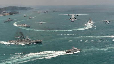 India mengirim kapal perang yang disebut memiliki misil supersonic anti kapal BarhMos ke Laut China Selatan dan membuat gerah China.