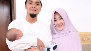 img-title Ungkapan Rindu Larissa Chou di Setahun Berpulangnya Arifin Ilham