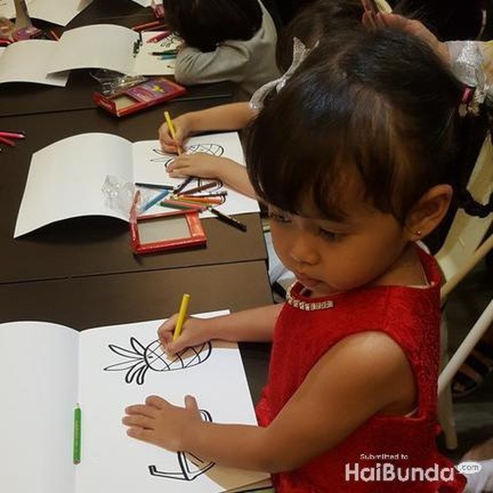<p>Wah, si kecil sampai bingung begitu, Bun. Gemes ya. (Foto: Dok.HaiBunda/Amelia Sewaka)</p>