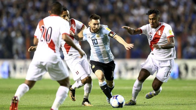 Presiden Asosiasi Sepak Bola Argentina (AFA), Claudio Tapia, telah meminta Lionel Messi mengurangi jumlah pertandingan di Barcelona.