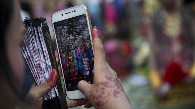 FOTO: Gadis-gadis yang 'Menjemput' Dewasa