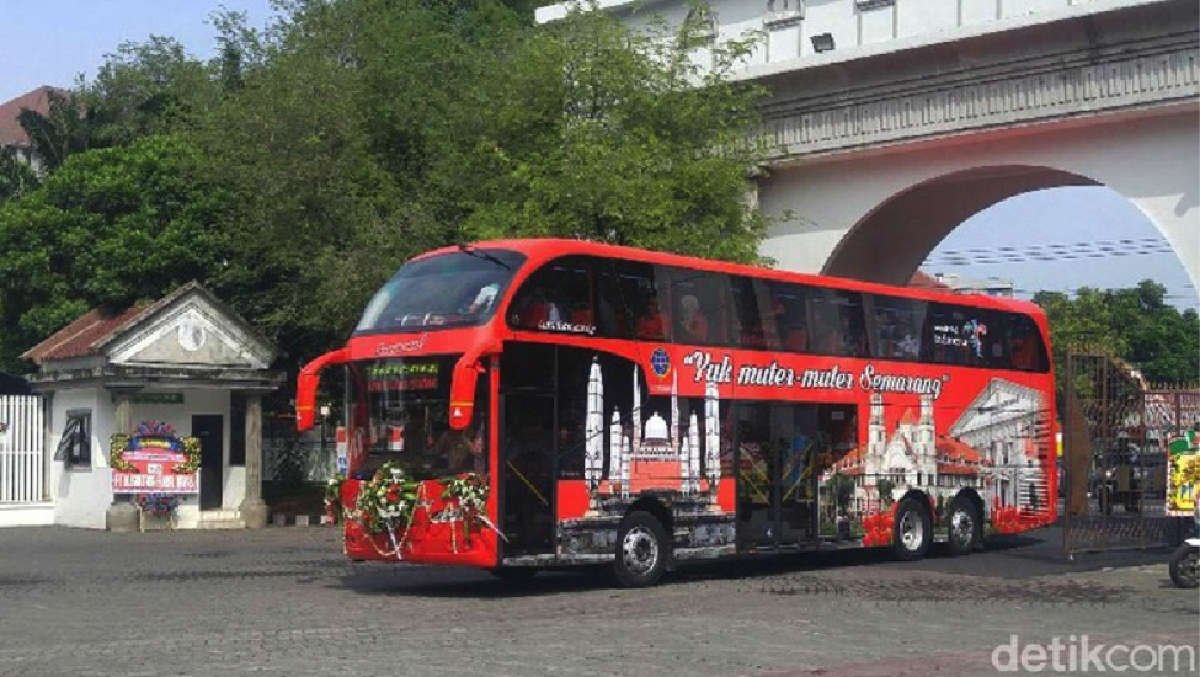 Double Decker Mewah: Revolusi Transportasi Pariwisata Semarang