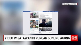 Viral Bule Naik Gunung Agung