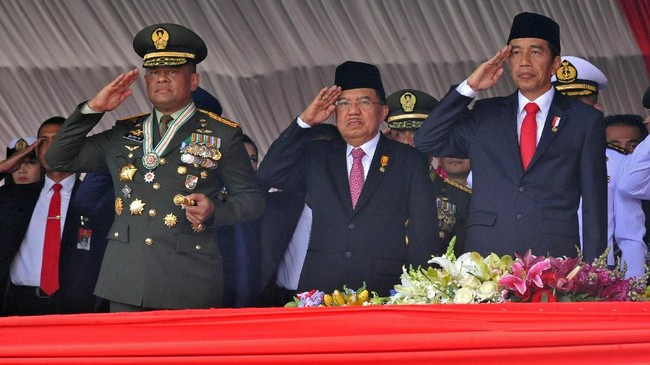 Mantan Wakil Presiden Jusuf Kalla (JK) dan mantan Panglima TNI Gatot Nurmantyo dipastikan tak masuk dalam Timnas AMIN di Pilpres 2024.