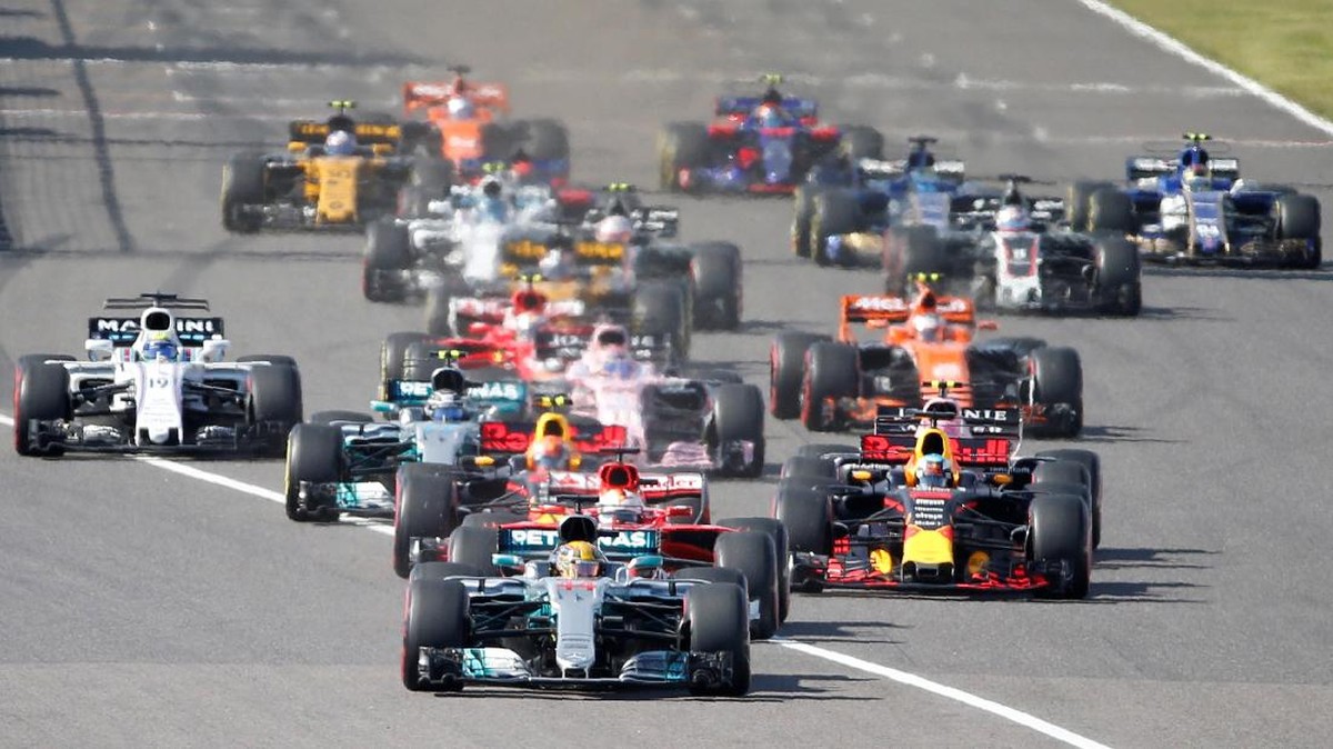 FOTO: Musibah Vettel Jadi Berkah Hamilton