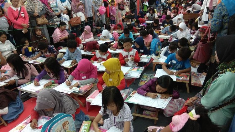 Hai Bunda, jangan sampai ketinggalan Family Fun Day Lomba Mewarnai yang diadakan Transmart dan Carrefour.