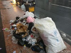Sampah Perayaan Tahun Baru di Kota Bandung Capai 43 Ton