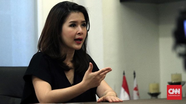 Ketua Umum Partai Solidaritas Indonesia (PSI) Grace Natalie meminta publik mengawasi proses revisi UU KPK usai Jokowi menyetujui.