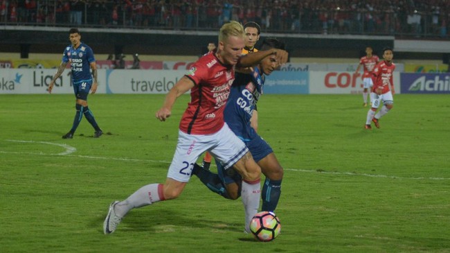 Bali United bertekad meraih kemenangan menghadapi Tampines Rovers pada kualifikasi Liga Champions Asia 2018 di Stadion I Wayan Dipta, Gianyar, Selasa (16/1).