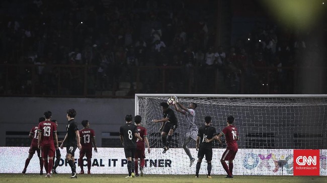 Penjaga gawang Timnas Indonesia U-19 Muhammad Aqil Savik dipastikan tidak mengalami cedera serius usai melawan Korea Selatan, Sabtu (4/11).