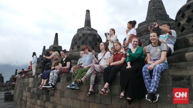 Studi internal mengungkapkan angka maksimal pengunjung di atas Candi Borobudur 1.391 orang atau 128 orang secara bersamaan jika memperhitungkan kenyamanan.