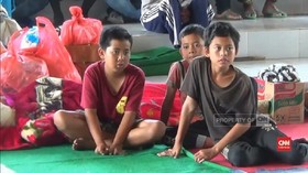 VIDEO: Pengungsi Gunung Agung Diberi Kartu Identitas