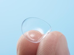 Ngeri, Wanita Ini Kehilangan Bola Mata gegara Mandi Sambil Tetap Pakai Softlens