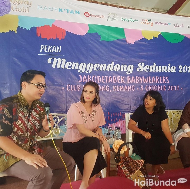 Karena menjadi ibu itu harus banyak-banyak belajar, harus terus upgrade pengetahuan. (Foto: Amelia Sewaka)