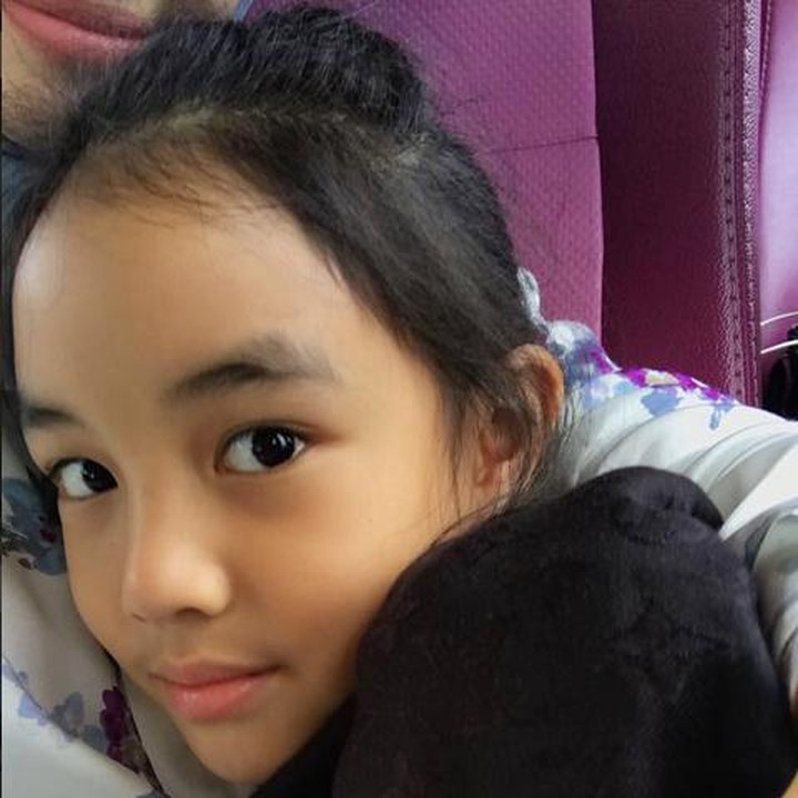 <p>Lengket banget ya Aleesya sama Bunda Bella. (Foto: Instagram/ @laudyacynthiabella)</p>