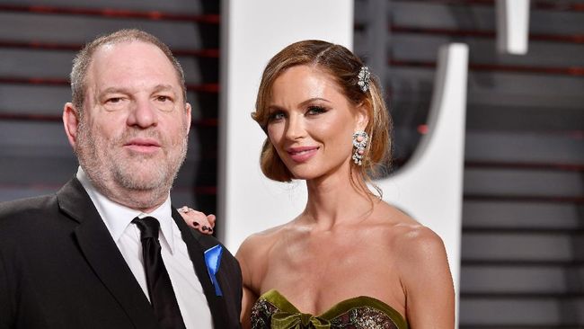 Makin banyak wanita yang membongkar perilaku cabul Harvey Weinstein. Hal itu membuat istri Weinstein, Georgina Chapman, menceraikan produser Hollywood itu.