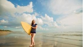 Legian Beach Festival 2017 Ajak Wisatawan Latihan Surfing