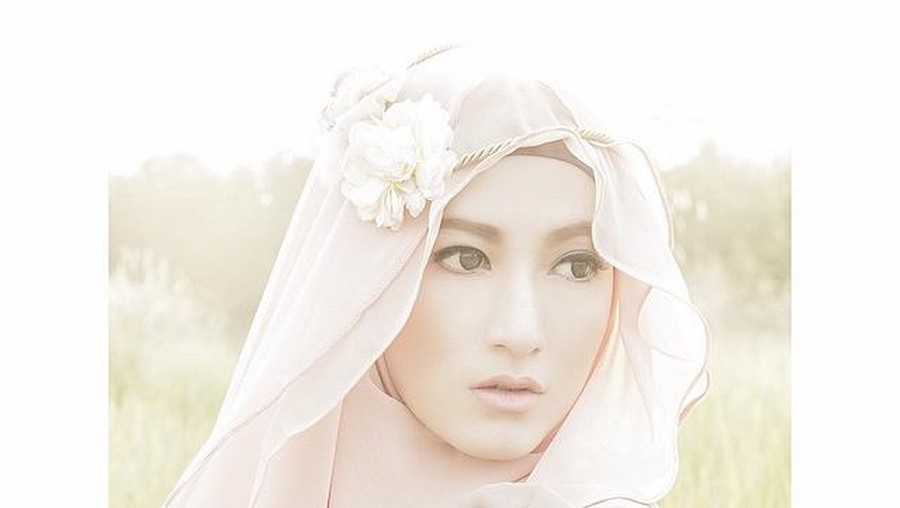 Lyra Virna kondangan