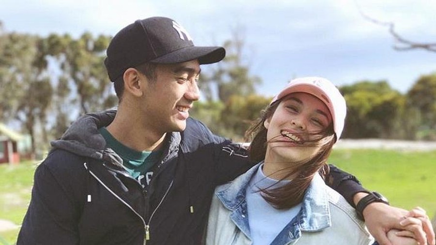 Deretan artis ini memberi kode kandasnya hubungan keduanya dengan menghapus seluruh potret kebersamaan di laman Instagram.
