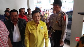 VIDEO: Setya Novanto Kembali Muncul, Pimpin Rapat Golkar