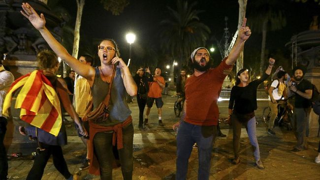 Otonomi Terancam Dicabut, Catalonia Kukuh Merdeka