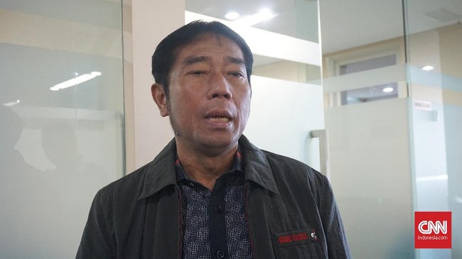 Dana hibah yang dikucurkan ke Ormas dan Majlis Taklim, menurut Lulung, tak perlu dipermasalahkan. Kucuran dana hibah itu dinilai sudah sesuai aturan.