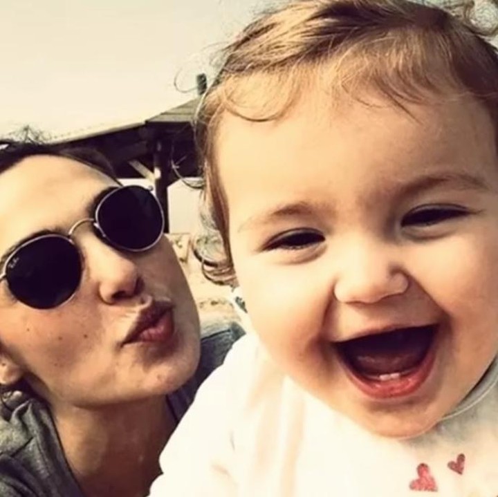 <p> Lihat ekspresi si kecil Maya. Gemas maksimal! (Foto: Youtube/ Easy Tech)</p>