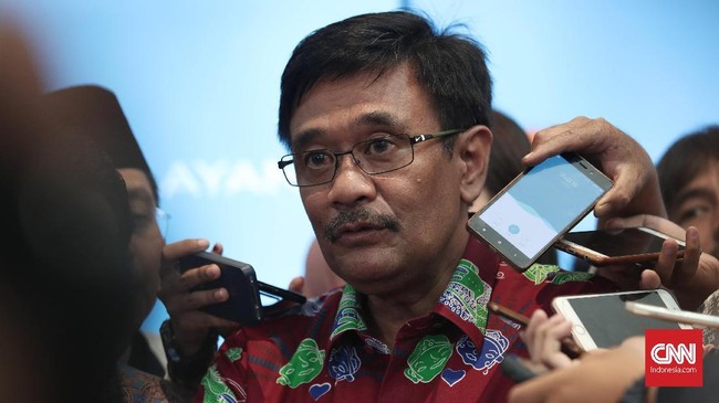 Ketua DPP PDIP Djarot Saiful Hidayat menyatakan partainya tak akan memberi bantuan hukum kepada Bupati Banggai Laut yang terjaring OTT KPK.