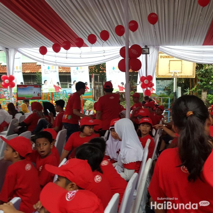 Ini dia siswa-siswi SD 03 Pagi Menteng, Jakarta, yang memperingati Hari Cuci Tangan Pakai Sabun Sedunia.