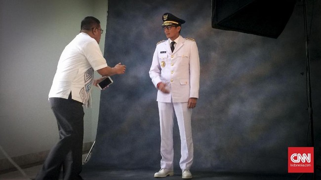 Wakil Gubernur DKI Jakarta Sandiaga Uno sadar janji-janji kampanyenya seperti OKE OCE dan KJP Plus ditunggu-tunggu oleh warga DKI Jakarta.