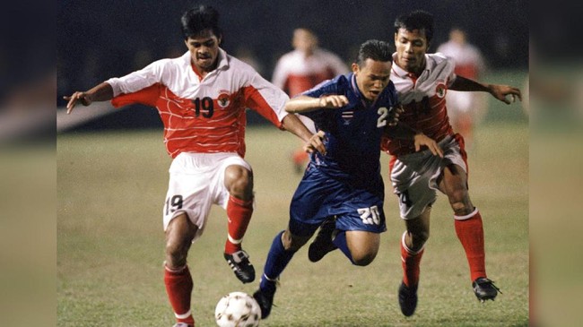 Legenda Timnas Indonesia Bejo Sugiantoro mengenang kisah lucu bersama kompatriotnya, Nur Alim, yang dijuluki 'Si Tukang Kentut'.
