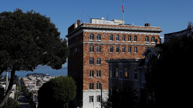 Rusia menyampaikan protes atas pencurian bendera negaranya dari kantor konsulat mereka di San Francisco, Amerika Serikat.
