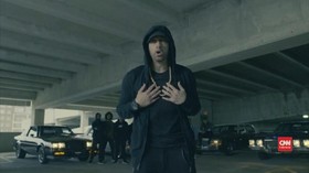 Perseteruan Eminem-Machine Gun Kelly Dianggap Drama
