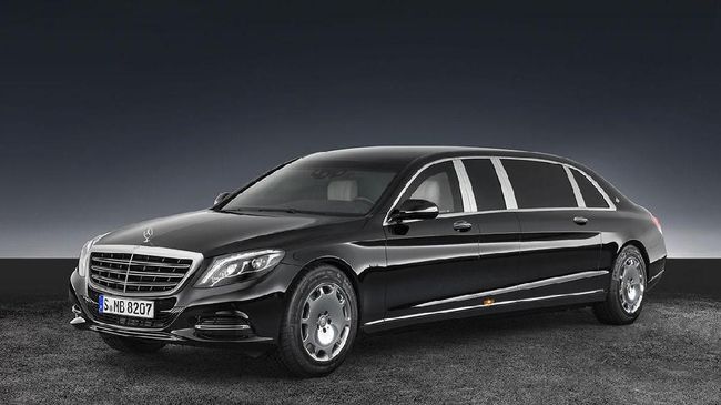 Mengenal Sekilas Mercy Lawas Jokowi Presiden Joko Widodo memilih menggunakan Mercedes-Maybach S600 Pullman Guard keluaran 1988-1999 untuk operasional tugas kepresidenannya.
