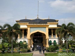 Menilik Istana Maimun yang Gabungkan Gaya Arsitektur Eropa, Melayu, dan Islam