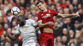 Bek Liverpool Berang Keluarganya Diancam Dibunuh