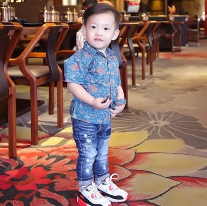 <p>Senyum! (Foto: Instagram/rrr_angie)</p>