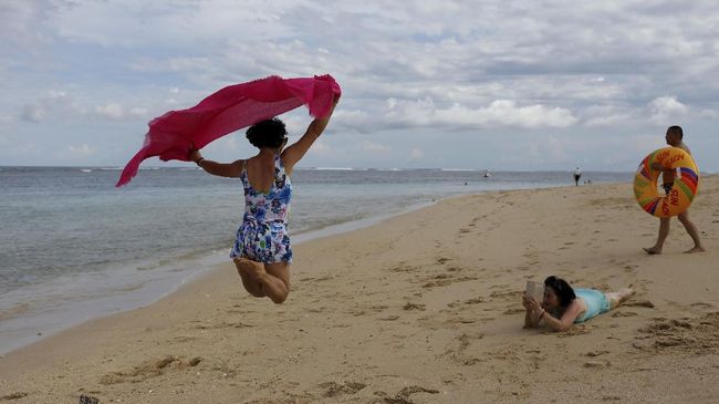Setelah sering mengunjungi Nusa Dua untuk pekerjaan, kali ini sang penulis berkesempatan mengunjungi kawasan Nusa Dua, Bali, sebagai turis.