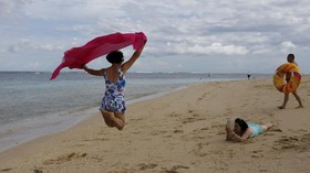 Menikmati Nusa Dua Selayaknya Turis