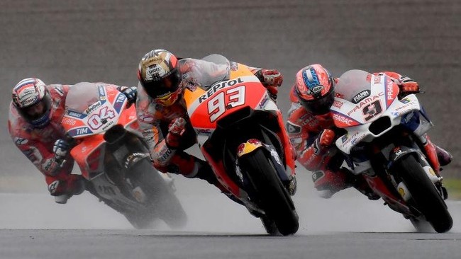 Marc Marquez bersiap merayakan pesta juara dunia MotoGP 2017 di Sirkuit Ricardo Tormo, GP Valencia. Berikut ini jadwal siarang langsungnya.
