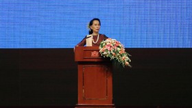Sakit, Suu Kyi Batal Jawab Pertanyaan Publik di Australia