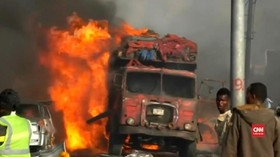 VIDEO: Kekacauan Usai Bom Tewaskan Puluhan Warga Somalia